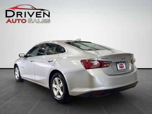 Used 2022 Chevrolet Malibu LT FWD image 4
