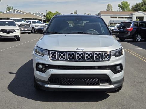 Used 2025 Jeep Compass Limited AWD/4WD image 2