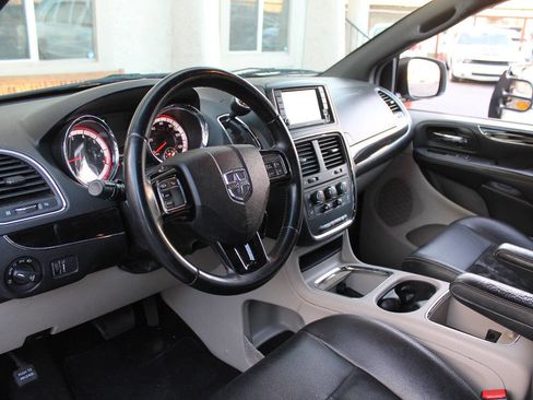 Used 2017 Dodge Grand Caravan SXT FWD image 46