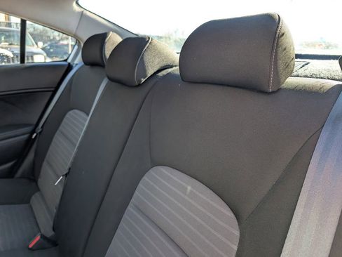 Used 2017 Kia Forte S w/ S Technology Package image 10