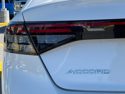 Used 2024 Honda Accord Touring image 12