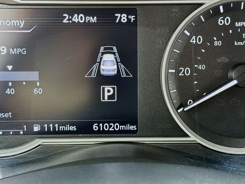 Used 2024 Nissan Versa SR w/ Electronics Package FWD image 8