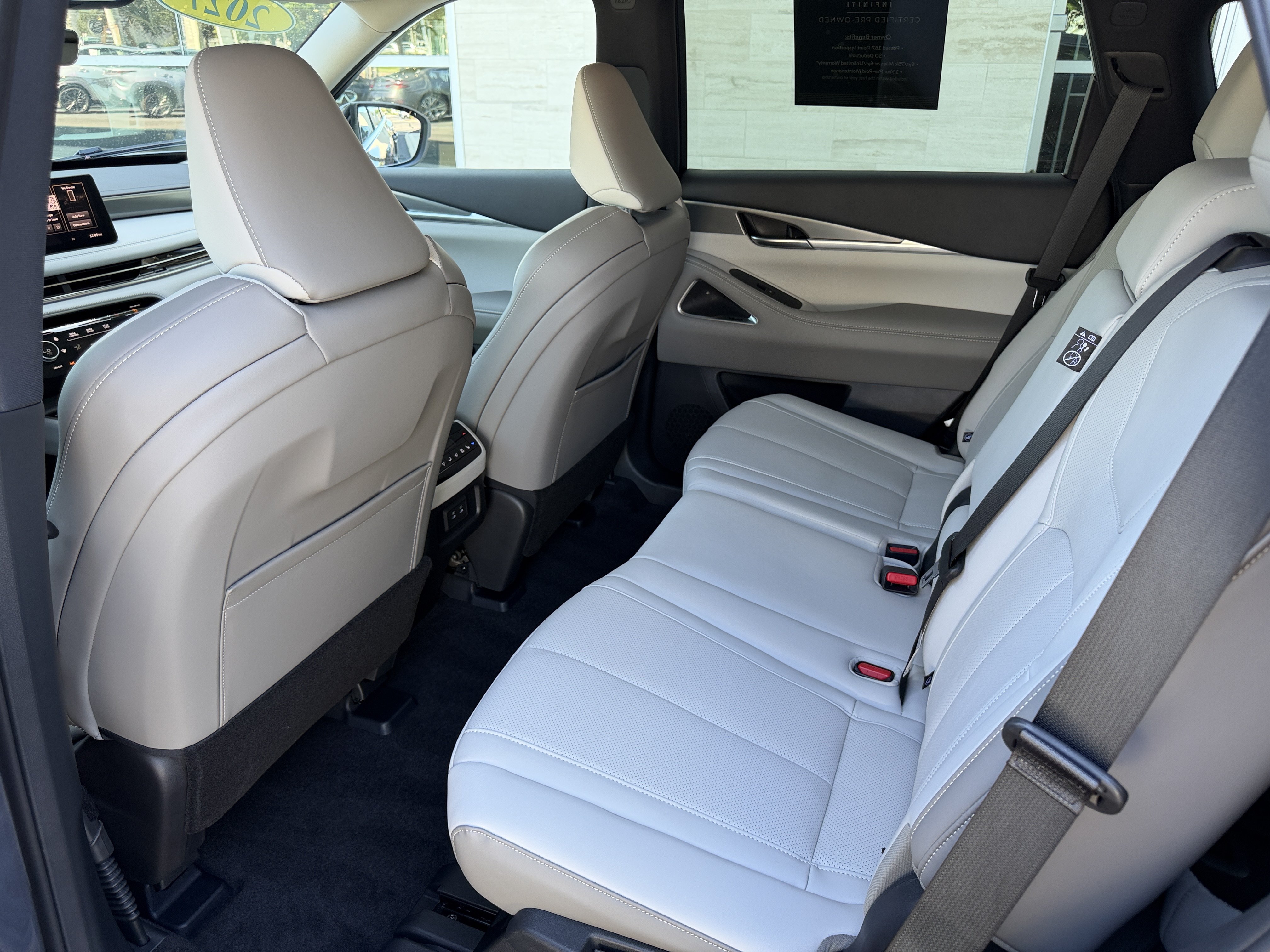 Certified 2027 INFINITI QX60 Luxe w/ Cargo Package FWD image 18
