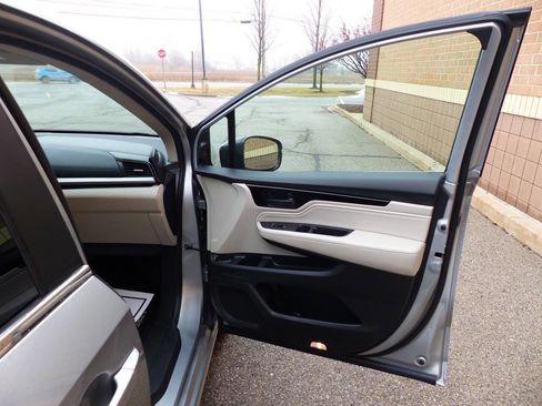 Used 2025 Honda Odyssey Touring image 40