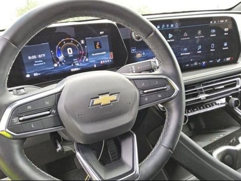 Used 2024 Chevrolet Traverse LT image 5