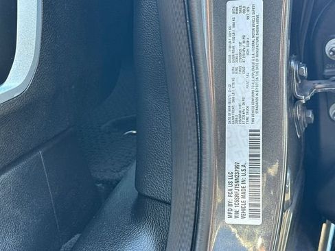 Used 2022 RAM 1500 Laramie AWD/4WD image 33
