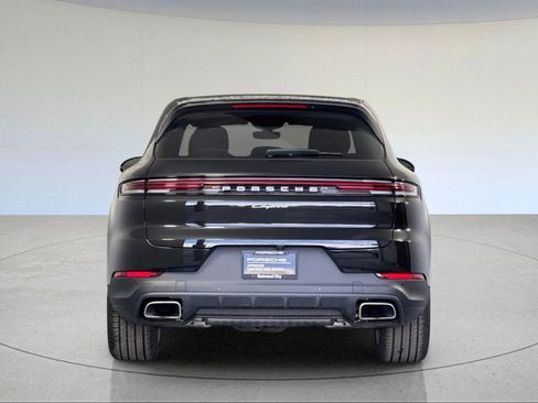 Certified 2025 Porsche Cayenne image 7