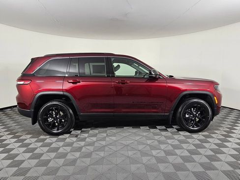 New 2026 Jeep Grand Cherokee Altitude image 2