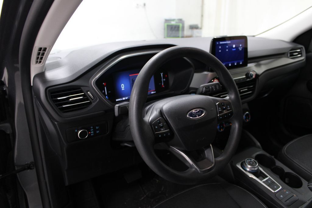 Used 2025 Ford Escape Active FWD image 17