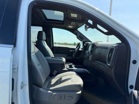 Used 2021 Chevrolet Silverado 1500 LTZ AWD/4WD image 11