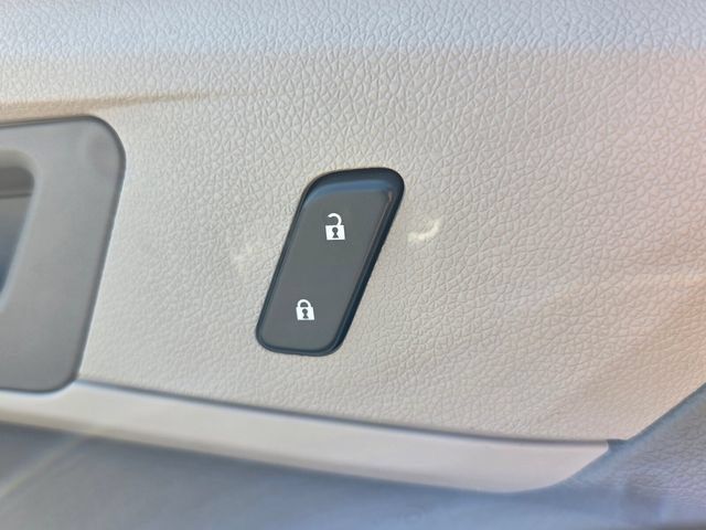 Used 2016 Chevrolet Traverse LS FWD image 30