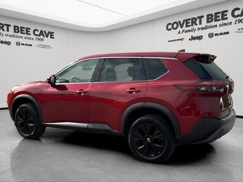 Used 2021 Nissan Rogue SV image 6