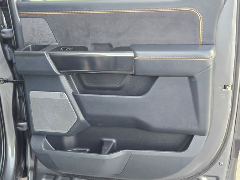 Used 2023 Ford F150 Platinum image 9