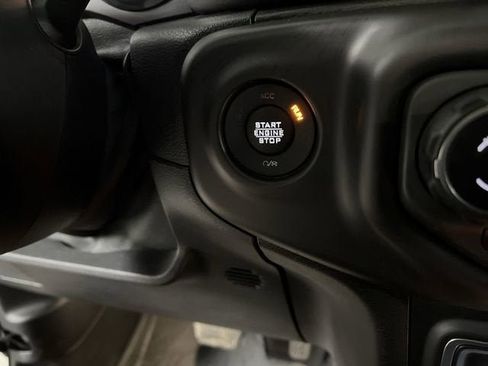 Used 2018 Jeep Wrangler Unlimited Sport AWD/4WD image 16