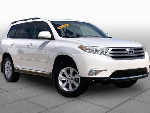 Used 2012 Toyota Highlander SE FWD image 2
