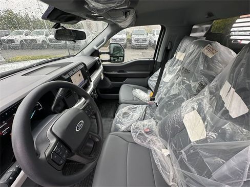 New 2024 Ford F550 4x4 Regular Cab Super Duty image 13
