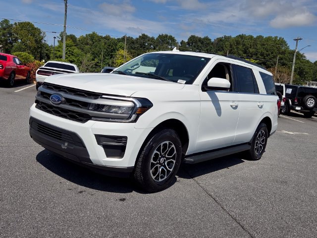 Used 2024 Ford Expedition XLT RWD image 3