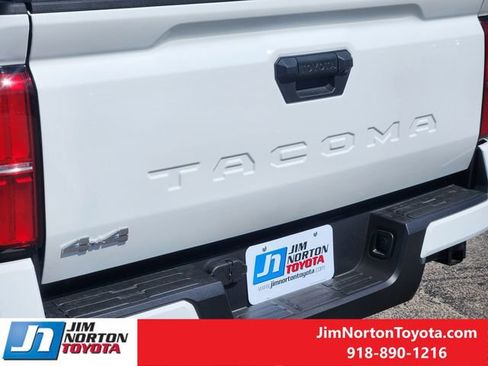 Used 2026 Toyota Tacoma SR5 image 12