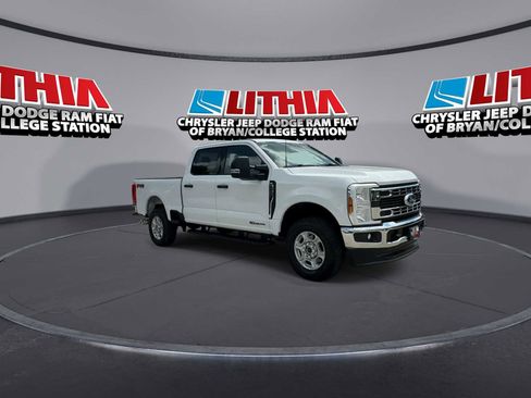 Used 2025 Ford F250 XLT w/ FX4 Off-Road Package AWD/4WD image 2