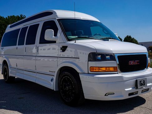 Used 2023 GMC Savana 2500 Extended image 3