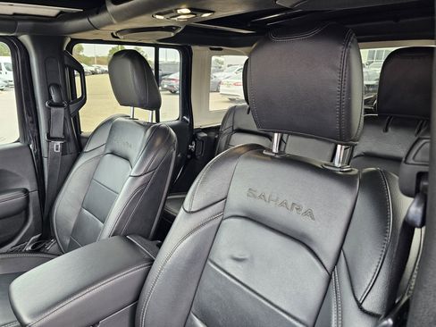 Used 2020 Jeep Wrangler Unlimited Sahara image 16