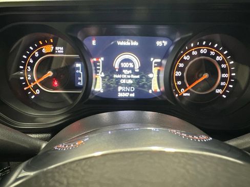 Used 2025 Jeep Wrangler Unlimited Sahara AWD/4WD image 22