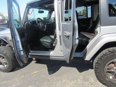 Used 2016 Jeep Wrangler Unlimited Sahara AWD/4WD image 25