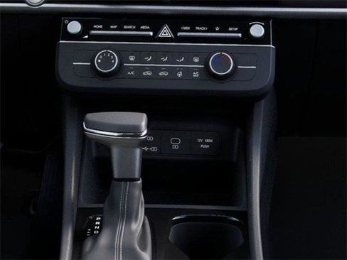 Certified 2025 Hyundai Tucson SE image 19