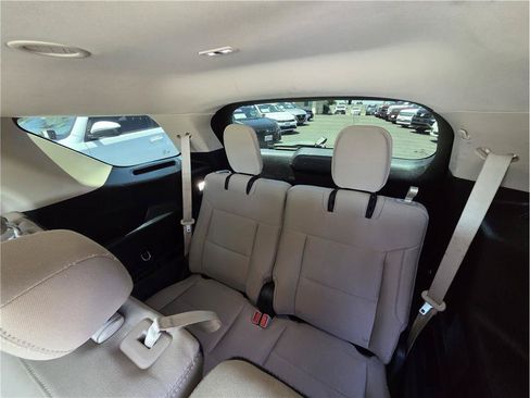 Used 2023 Ford Explorer 4WD image 13
