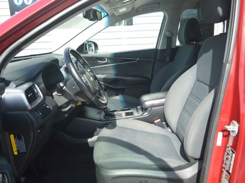 Used 2016 Kia Sorento LX w/ LX Convenience Package image 11