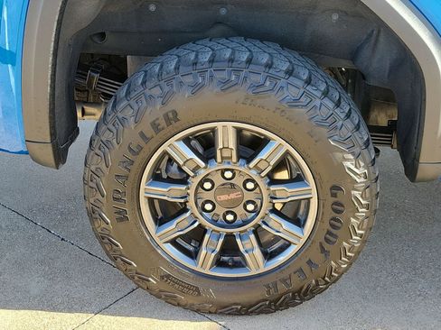 Used 2024 GMC Sierra 1500 AT4X AWD/4WD image 33
