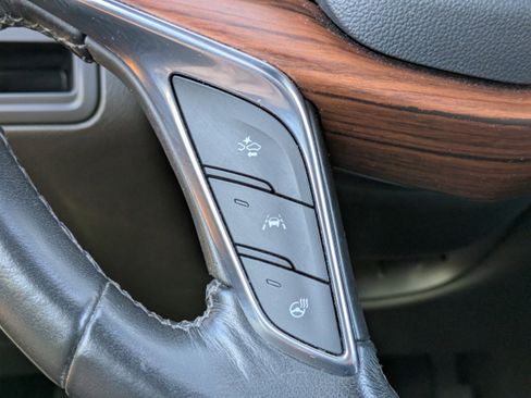 Certified 2022 Cadillac XT5 Premium Luxury image 24