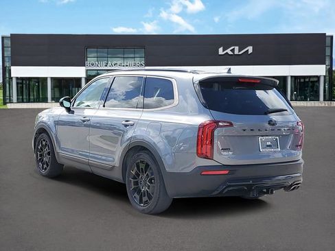 Used 2021 Kia Telluride SX w/ SX Prestige Package image 3