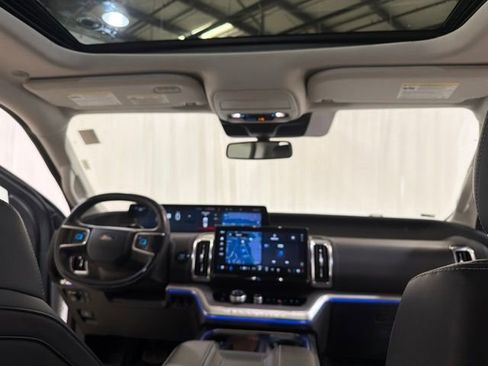 Used 2025 Ford Expedition Max Platinum AWD/4WD image 30