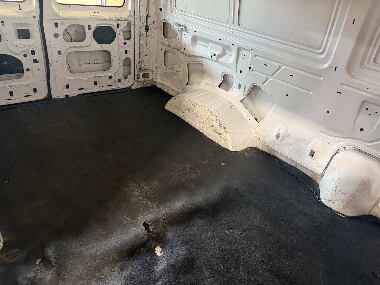 Used 1995 Ford E-250 and Econoline 250 Heavy-Duty RWD image 14