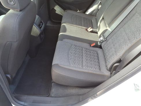 Used 2022 Chevrolet Equinox LT image 12