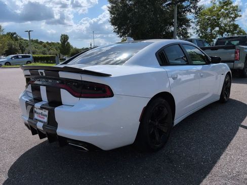 Used 2016 Dodge Charger SXT RWD image 6