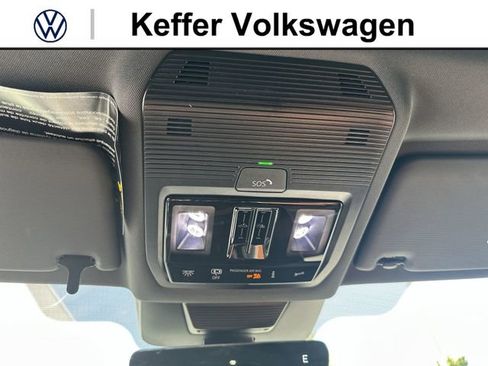 New 2026 Volkswagen Tiguan SEL R-Line AWD/4WD image 25