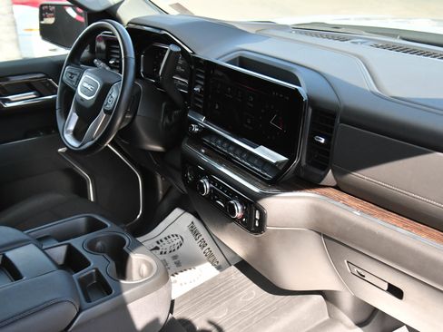 Used 2024 GMC Sierra 1500 Elevation w/ LPO, Elevation Black Package image 44