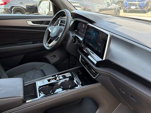 Certified 2025 Volkswagen Atlas Cross Sport SE AWD/4WD image 24
