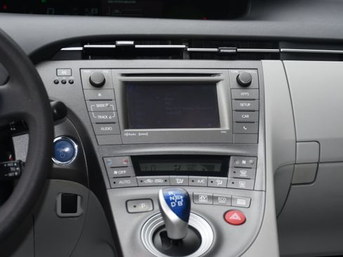 Used 2015 Toyota Prius Three FWD image 15