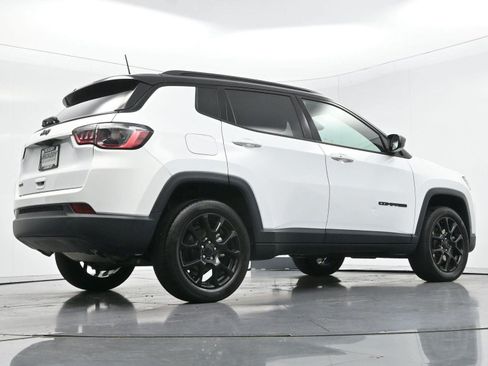 Used 2023 Jeep Compass Latitude AWD/4WD image 47