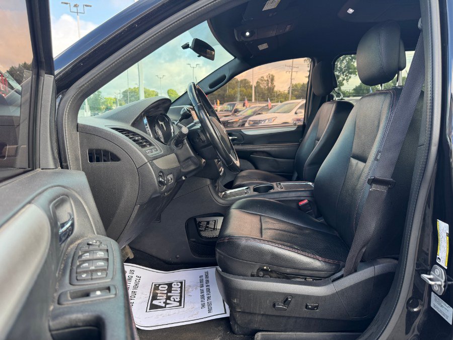 Used 2016 Dodge Grand Caravan R/T FWD image 14