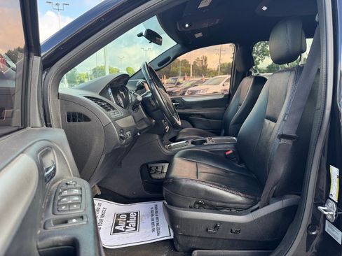 Used 2016 Dodge Grand Caravan R/T FWD image 14