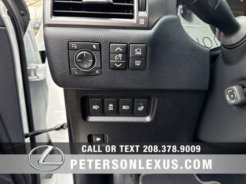 Used 2023 Lexus GX 460 image 25
