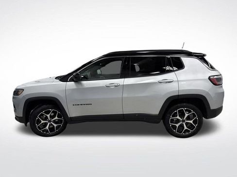 Certified 2025 Jeep Compass Limited image 11
