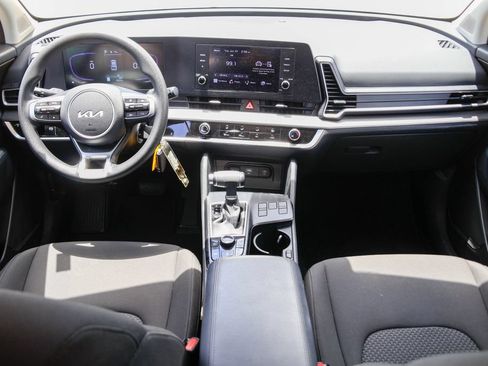 Used 2025 Kia Sportage LX FWD image 6