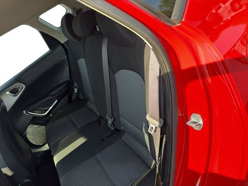 Used 2023 Kia Soul LX w/ LX Technology Package FWD image 8