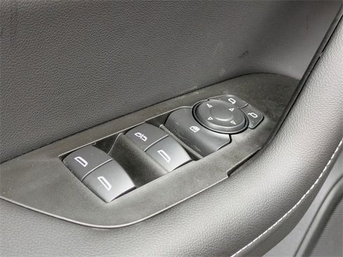 New 2026 Chevrolet Blazer LT image 9