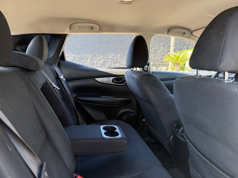 Used 2019 Nissan Rogue Sport S image 17